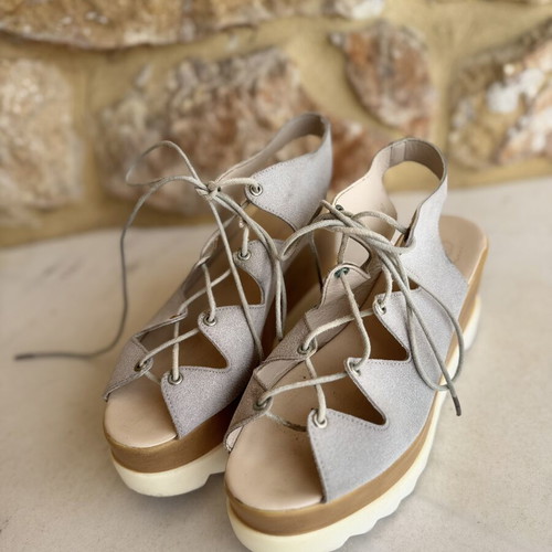 Flatform sandals lace up used, grey beige suede, size 39, 9 cm heel