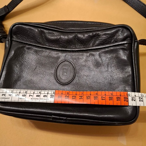Shoulder bag black genuine leather like new with elephant detail