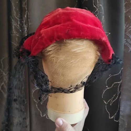 Vintage theater wardrobe hats used, set of 4 pieces