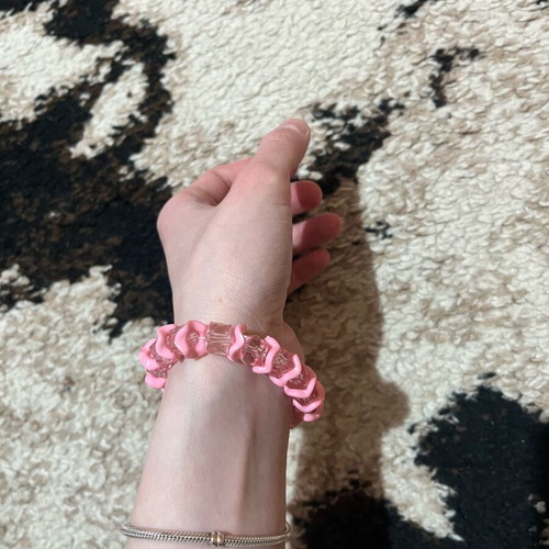 Pink bracelet like new in excellent condition