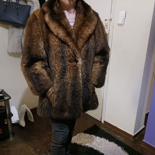 Natural fur size Large like new, brown