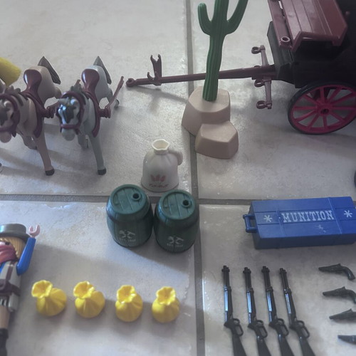 Playmobil 5248 Western supply wagon ambush set
