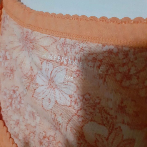 American Eagle women's t-shirt like new, multicolor orange, size L