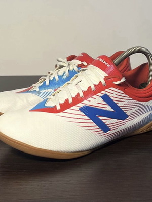 New Balance indoor soccer shoes used, men's EU 42, white red blue