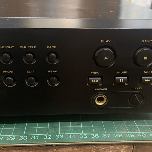 Marantz CD5000 CD player with CD Text and digital out