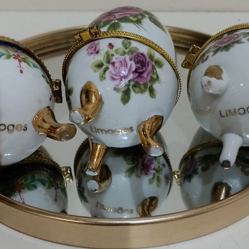 Limoges porcelain decorative eggs set of 3 like new