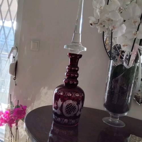 Crystal carafe burgundy new collectible