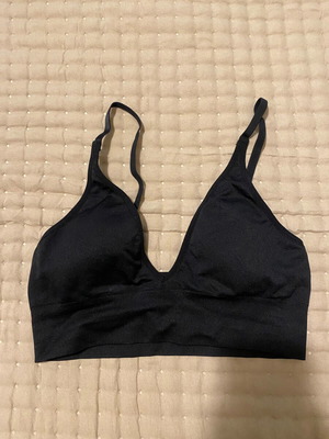 Μαύρο seamless bralette με ρυθμιζόμενες τιράντες σαν καινούργιο