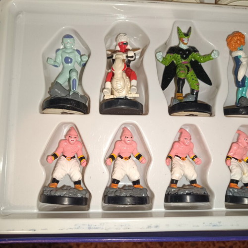 DeAgostini Dragon Ball Z chess set