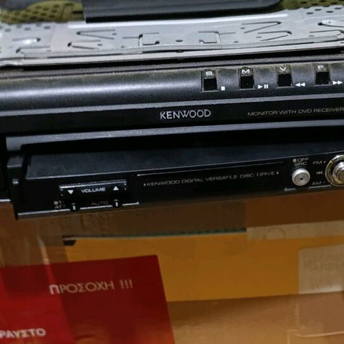 Kenwood 1DIN screen like new with remote control