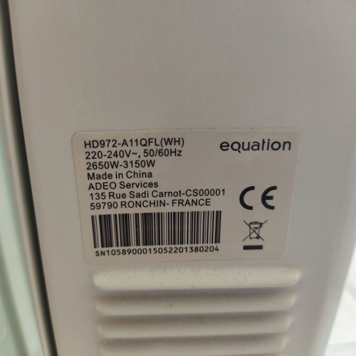 Equation oil radiator 2900 W like new with 11 fins and 4 power settings