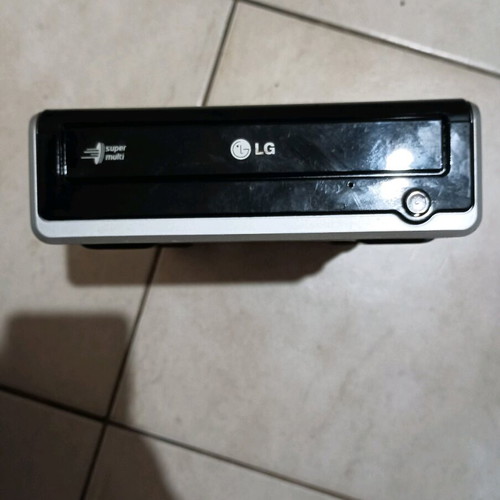 External DVD/CD USB drive used, works with minor opening issue