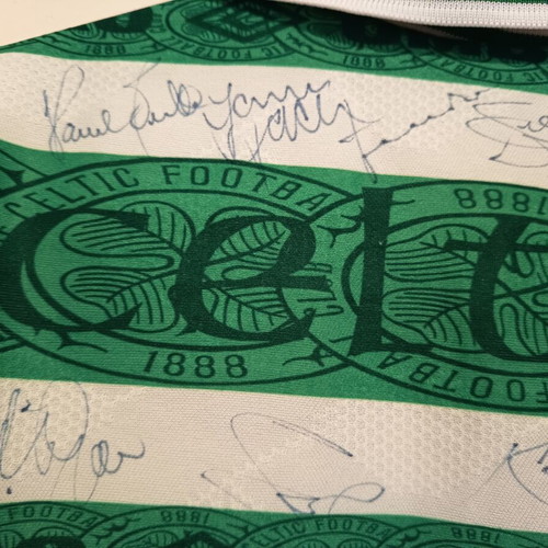 Celtic 1995-1996 kids jersey like new, signed