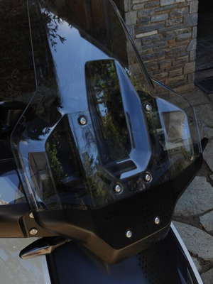 Bmw Ce04 Exclusive OEM Windscreen like new with Hand Protectors