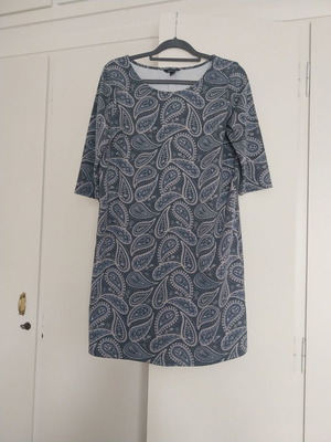 Jersey dress used with paisley pattern size M-L