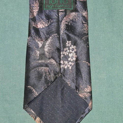 Tonio vintage tie like new, polyester