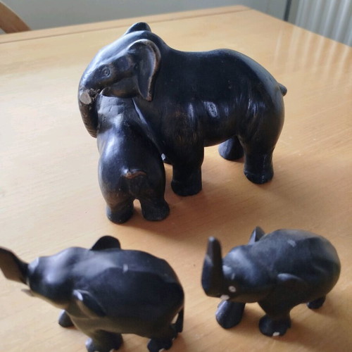 Elephant figurines like new, set of 3 from Africa