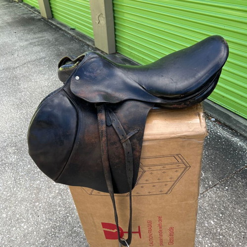 Horse Dressage Saddle leather used Macel