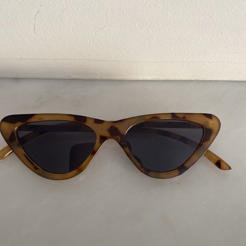 Sunglasses with tortoiseshell frame like new