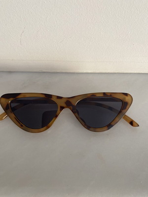 Sunglasses with tortoiseshell frame like new
