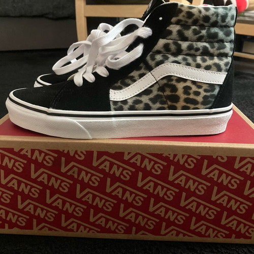 Vans women's boots new, size 38, athletic style