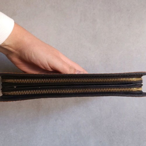 DKNY wallet like new in tan color