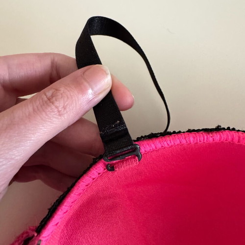 Pink polka dot bra like new with detachable strap size 75B