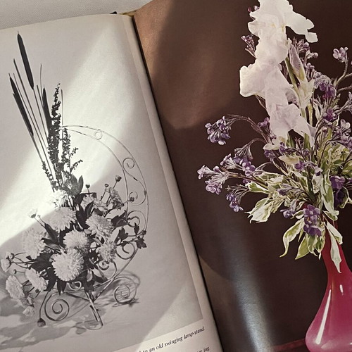 Julia Clements Gift Book of Flower Arranging hardcover like new