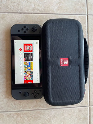Nintendo Switch μεταχειρισμένο, official joy cons, χωρίς dock και φορτιστή