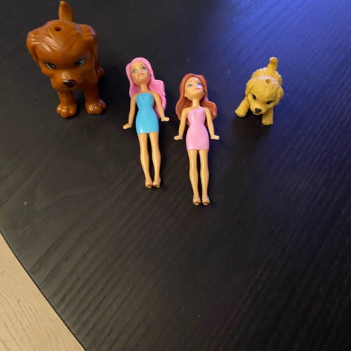 Set of dolls with puppies like new