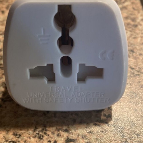 Lamtech Universal Travel Adapter with Shutter new
