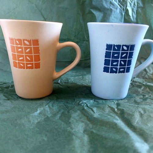 Mugs unused, set of 2 with embossed design