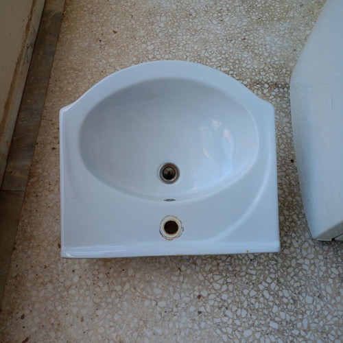 Bathroom sink used, 49.5×55.5×15 cm