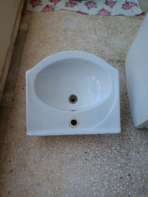 Bathroom sink used, 49.5×55.5×15 cm