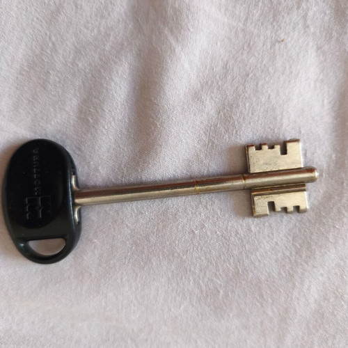 Nucleo 89760 lock combination for Tesio with clamps, used, 1 key