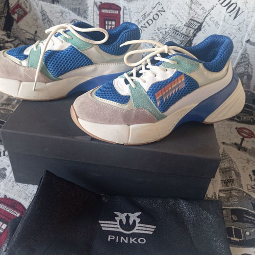 Pinko women's athletic shoes size 39, white and blue