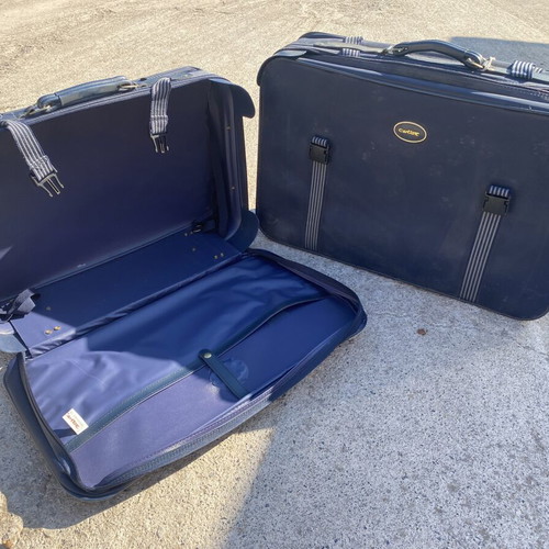 Carlton vintage set of 2 navy blue suitcases used