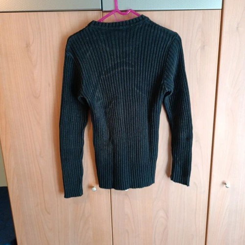 Knitted men's sweater size M like new, black