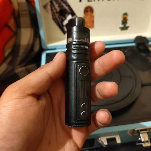 VooPoo Drag H40 electronic cigarette used