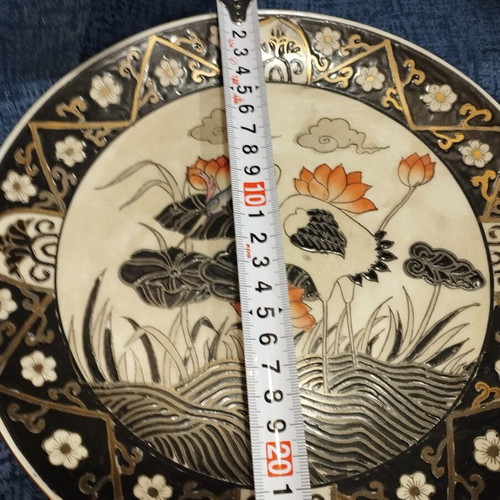 Hand-painted decorative plates used, set of 2 pieces