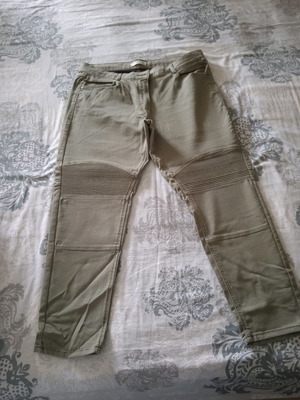 Γυναικείο παντελόνι Marks & Spencer χακί καπαρτινέ, μια φορά φορεμένο, νούμερο 16