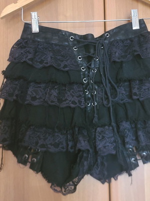 Goth shorts RNG - Red Night Gothic like new, size Medium, black