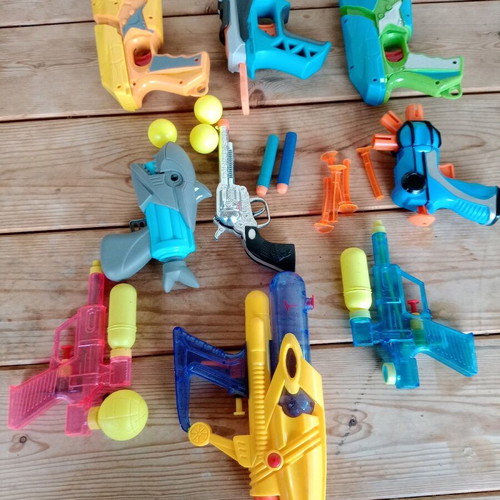 Toy guns used, various functional