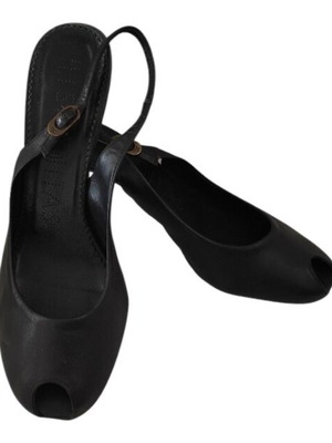 Hispanitas leather sandals size 38 like new, black