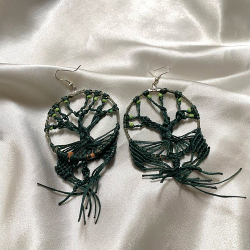 Macrame earrings like new, black and green