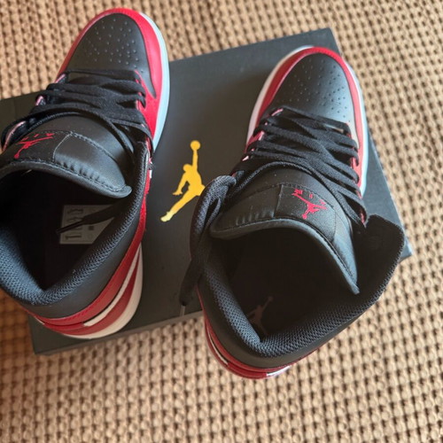 Air Jordan 1 Mid new black red white casual shoes size 44.5