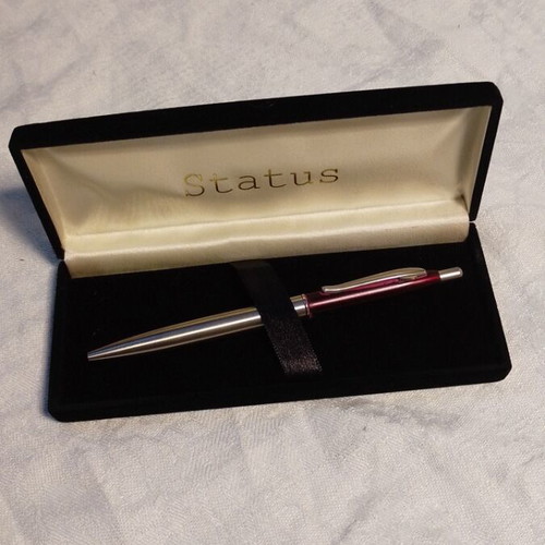Vintage Status pen with case like new