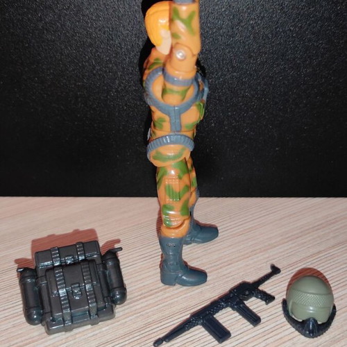 G.I.JOE Freefall (v1) 1990 action figure used with equipment