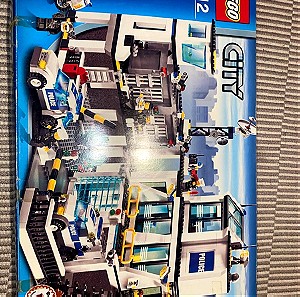 Lego city police station (7744)