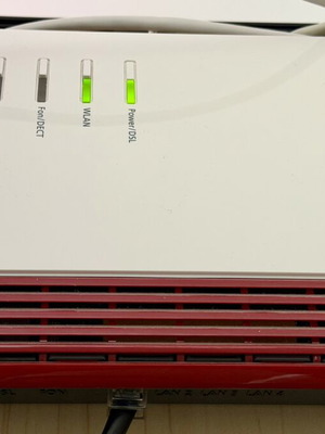 AVM FritzBox 7350 και Fritz Repeater 2400 μεταχειρισμένο σετ για κάλυψη WiFi